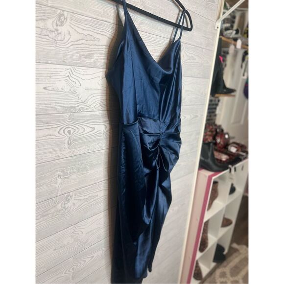 Kim Curvy Blue Dress - Picture 2 of 5